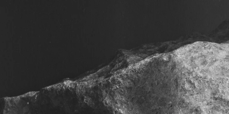 immagine per Carlotta Valente. Le pietre dormono all’aperto