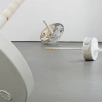 immagine per Riikka Anttonen. Metamorfosi come trottole alla Sinne Gallery di Helsinki