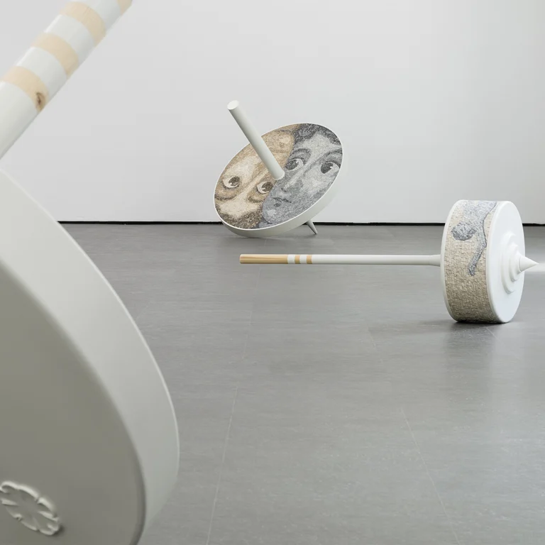 immagine per Riikka Anttonen. Metamorfosi come trottole alla Sinne Gallery di Helsinki