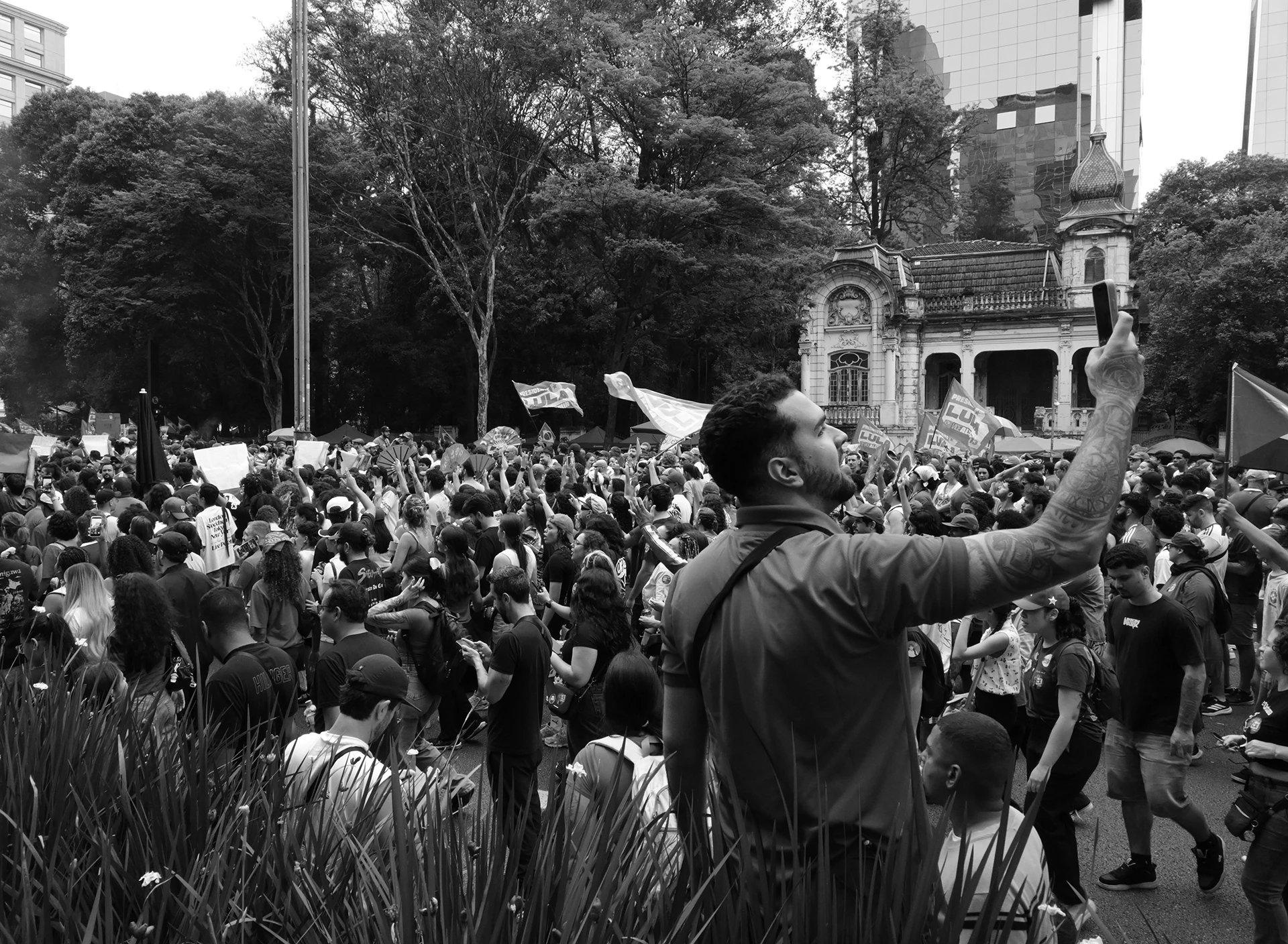 immagine per O Ato de Olhar (The Act of Looking). Neil Wildin - Witness to the Crowd