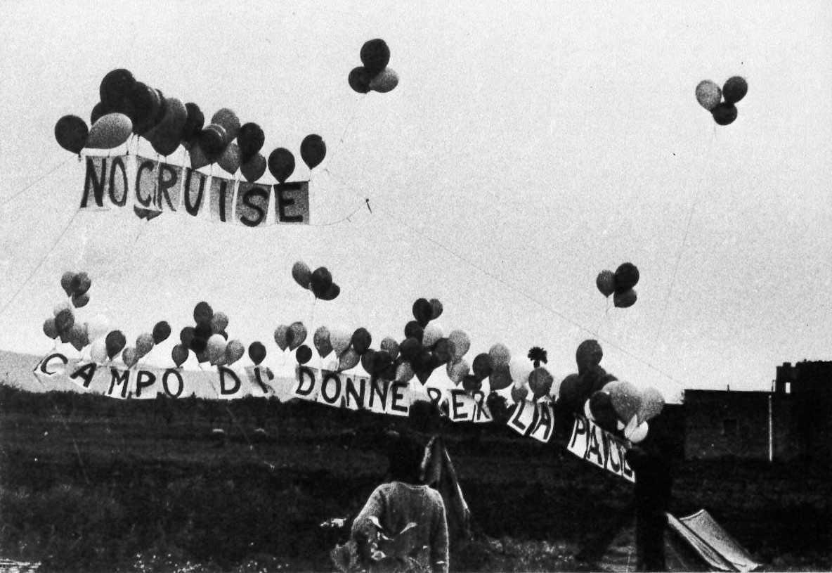 immagine per Andrea Bowers, La ragnatela