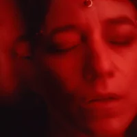 immagine per Charlotte Gainsbourg in Riverrun (2026), directed by Philippe Parreno, © 100 Questions Productions LLC