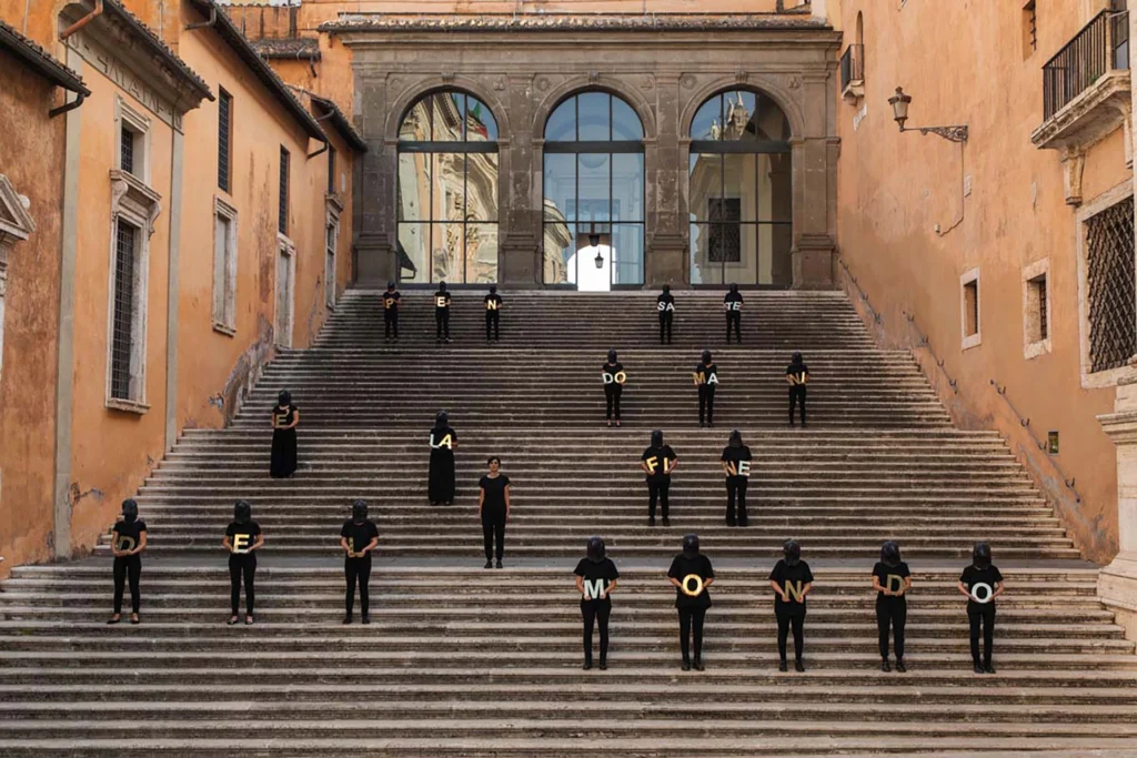 immagine per Elena Bellantoni, frame da video Pensate domani è la fine del mondo (da performance)