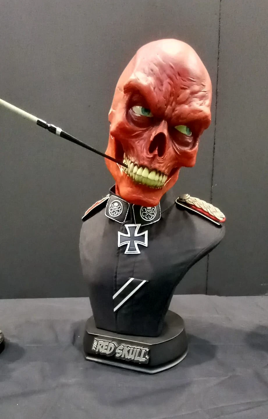 immagine per Statuetta da collezione di Teschio Rosso in mostra al 37°Romics. Ph. Paolo Di Pasquale