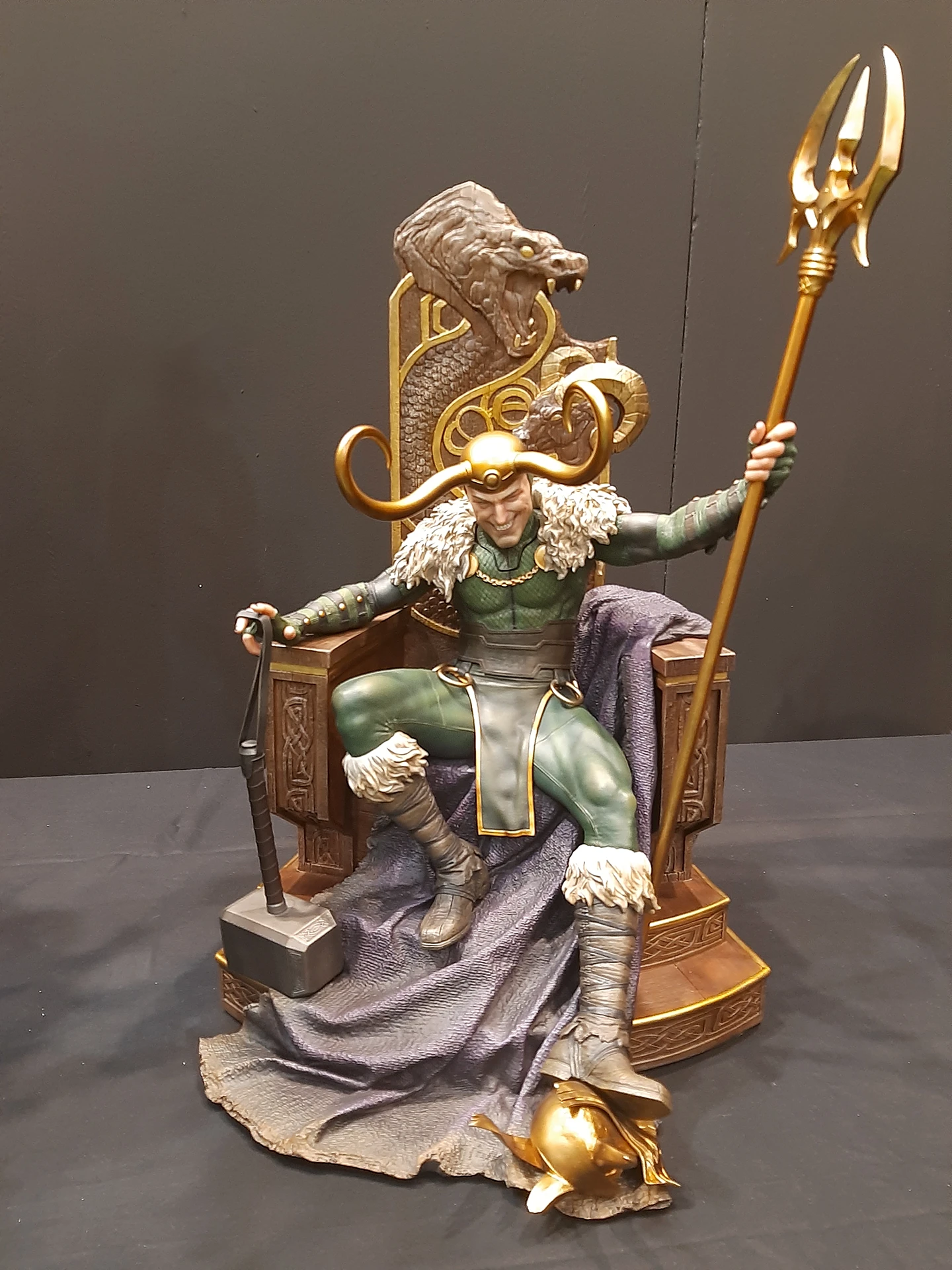 immagine per Statuetta da collezione di Loki in mostra al 37°Romics. Ph. Luca Martusciello