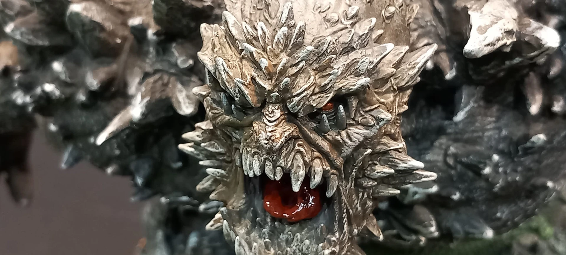 immagine per Particolare della statua da collezione di Doomsday in mostra al 37°Romics. Ph. Paolo Di Pasquale