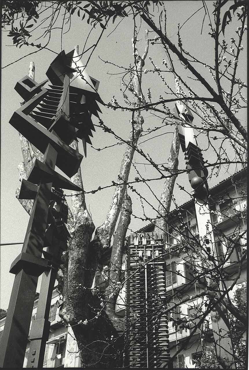 immagine per Arnaldo Pomodoro, Scettri e Colonna spaccata